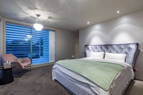 Photo of property in 19a Montgomery Avenue, Rothesay Bay, Auckland, 0630