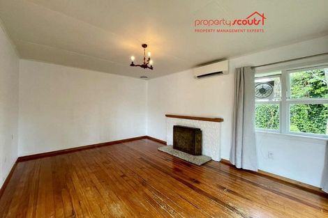 Photo of property in 15 Beaumont Crescent, Frankleigh Park, New Plymouth, 4310