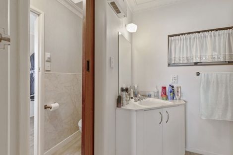 Photo of property in 47 Omokoroa Road, Omokoroa, 3114