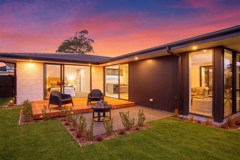 Photo of property in 92 Leistrella Road, Hoon Hay, Christchurch, 8025