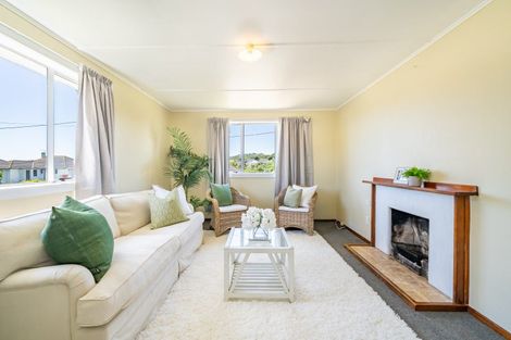 Photo of property in 6 Mexted Crescent, Ranui, Porirua, 5024