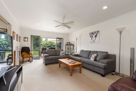 Photo of property in 10 Guernsey Place, Grandview Heights, Hamilton, 3200