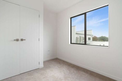 Photo of property in 5/4017 Great North Road, Glen Eden, Auckland, 0602
