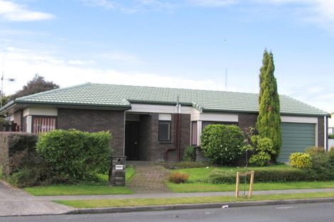 Photo of property in 4 Garland Drive, St Andrews, Hamilton, 3200