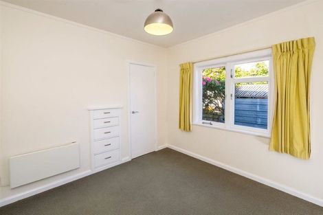 Photo of property in 180 Te Moana Road, Waikanae, 5036