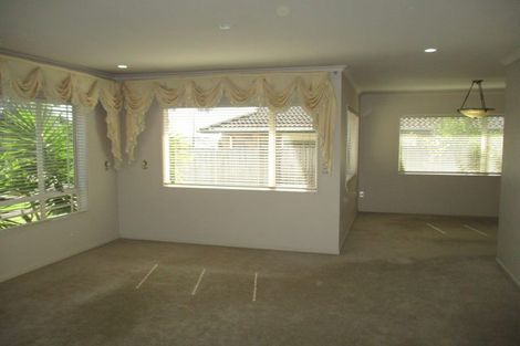 Photo of property in 12 Ballydonegan Rise, East Tamaki, Auckland, 2013