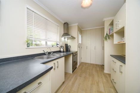 Photo of property in 5 Hillcrest Drive, Kelvin Grove, Palmerston North, 4414
