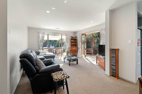 Photo of property in 1 Edgewater Lane, Halswell, Christchurch, 8025