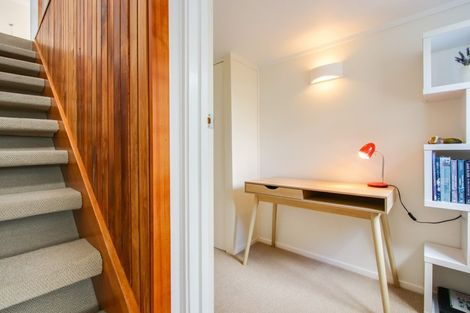 Photo of property in 23 Awarua Crescent, Havelock North, 4130