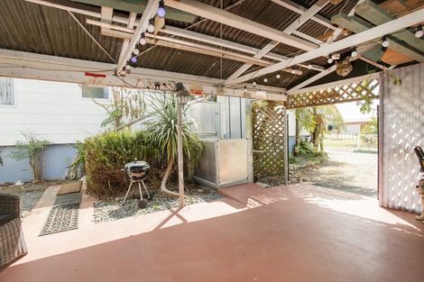 Photo of property in 112 Main Road, Makaraka, Gisborne, 4010