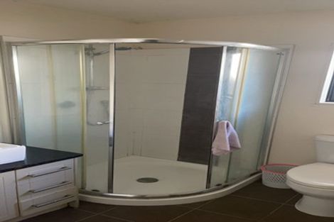 Photo of property in 2/113 Mokoia Road, Birkenhead, Auckland, 0626