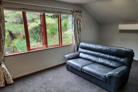 Photo of property in 21 Thatcher Crescent, Crofton Downs, Wellington, 6035