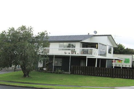 Photo of property in 21 Kurnell Drive, Botany Downs, Auckland, 2010