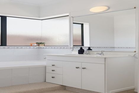 Photo of property in 10 Denny Hulme Drive, Mount Maunganui, 3116