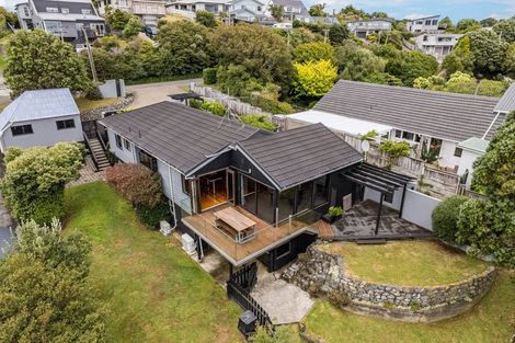 Photo of property in 55 Kahu Road, Paremata, Porirua, 5024