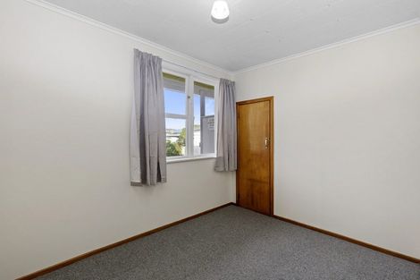 Photo of property in 87 Queens Drive, Lyall Bay, Wellington, 6022