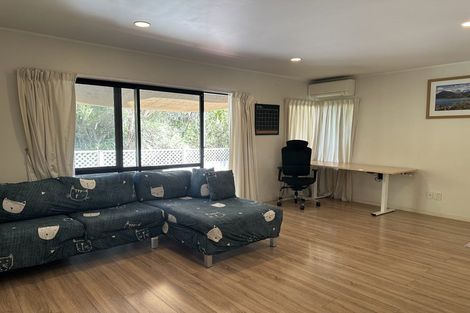 Photo of property in 1/15 Mandica Place, Sunnynook, Auckland, 0632