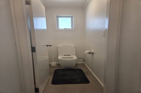 Photo of property in 32 Roberts Road, Te Atatu South, Auckland, 0610