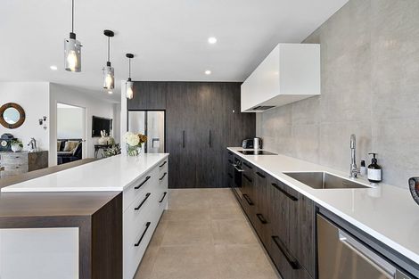 Photo of property in 23 Sycamore Grove, Lower Vogeltown, New Plymouth, 4310