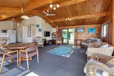 Photo of property in 121 Ohawini Road, Oakura, Hikurangi, 0184