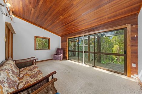 Photo of property in 14 Te Aute Ridge Road, Waitakere, Henderson, 0781