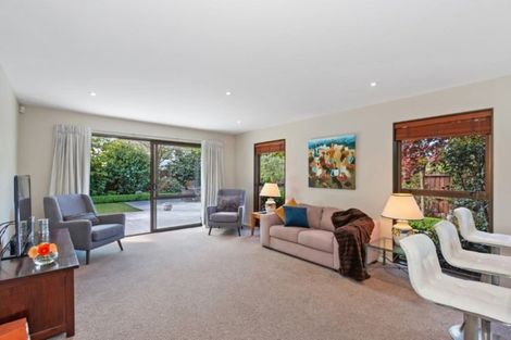 Photo of property in 22 Derenzy Place, Avonhead, Christchurch, 8042
