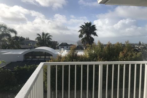 Photo of property in 1/37 Parr Terrace, Castor Bay, Auckland, 0620