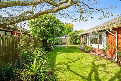 Photo of property in 2/302a Ilam Road, Burnside, Christchurch, 8053
