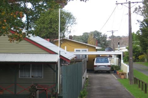 Photo of property in 2/15 Tahi Terrace, Glen Eden, Auckland, 0602