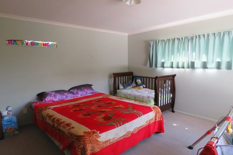 Photo of property in 8a Sandspit Road, Waiuku, 2123