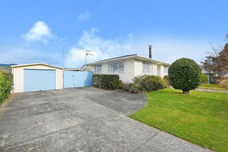 Photo of property in 12 Kentucky Street, Totara Park, Upper Hutt, 5018