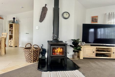 Photo of property in 16 Protea Crescent, Whitianga, 3510