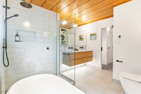 Photo of property in 33 Park Hill Road, Birkenhead, Auckland, 0626