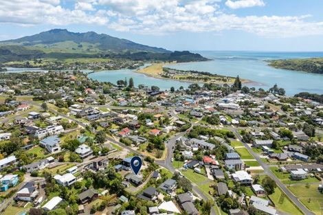 Photo of property in 37 Long Street, Raglan, 3225