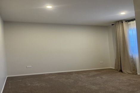 Photo of property in 21 Reserva Crescent, Kumeu, 0810