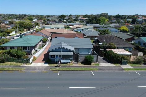 Photo of property in 2/61 Shakespeare Road, Milford, Auckland, 0620
