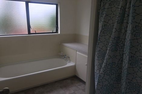 Photo of property in 2/139 Clevedon Road, Papakura, 2110