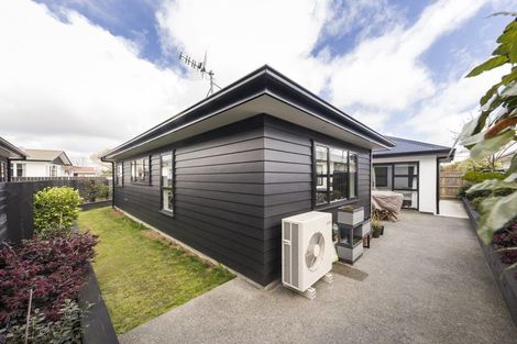 Photo of property in 24a Roberts Line, Kelvin Grove, Palmerston North, 4414