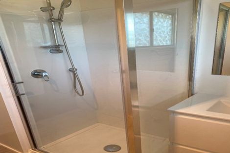 Photo of property in 1/29 Ridgewood Crescent, Birkenhead, Auckland, 0626