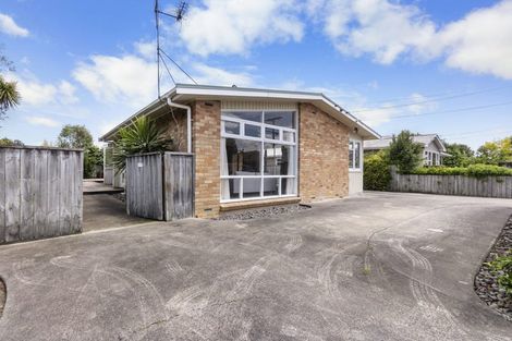 Photo of property in 24 Braid Road, St Andrews, Hamilton, 3200