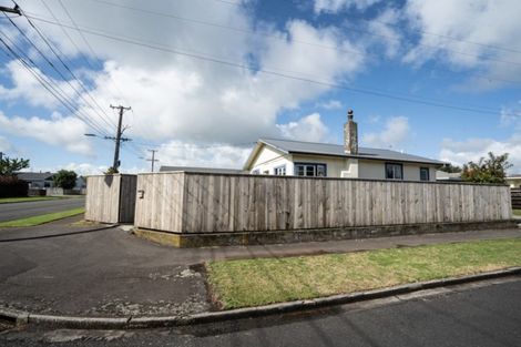 Photo of property in 352 Carrington Street, Vogeltown, New Plymouth, 4310