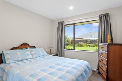 Photo of property in 46 Watkins Drive, Rangiora, 7400
