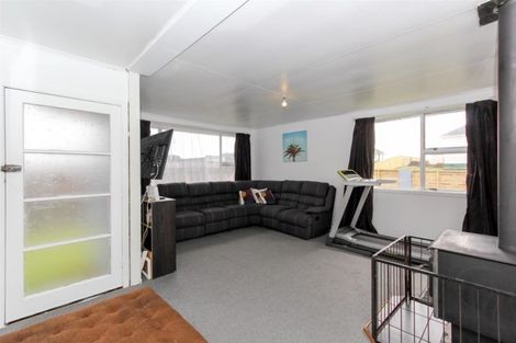 Photo of property in 16 Banks Street, Marfell, New Plymouth, 4310