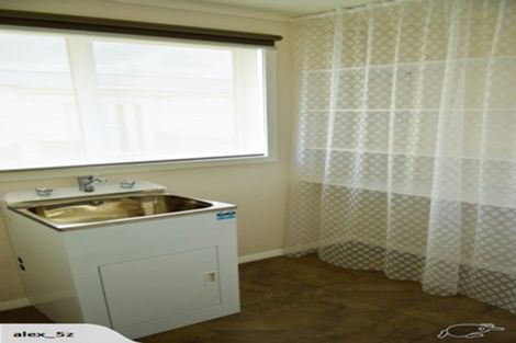 Photo of property in 28 Middlemore Crescent, Papatoetoe, Auckland, 2025