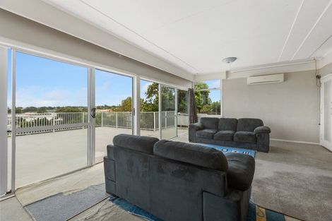 Photo of property in 9 Mount View Place, Spotswood, New Plymouth, 4310