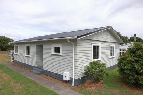 Photo of property in 18 Mills Street, Eltham, 4322