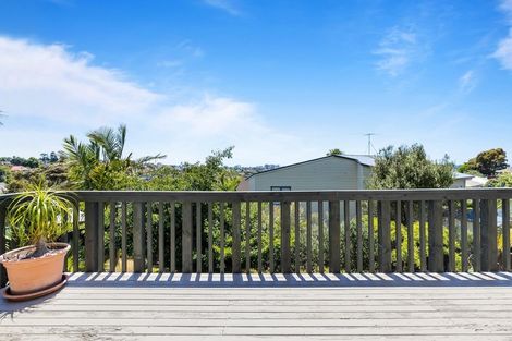 Photo of property in 53 Sunset Road, Totara Vale, Auckland, 0632