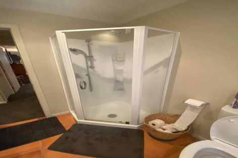 Photo of property in 33a Forest Road, Pinehaven, Upper Hutt, 5019