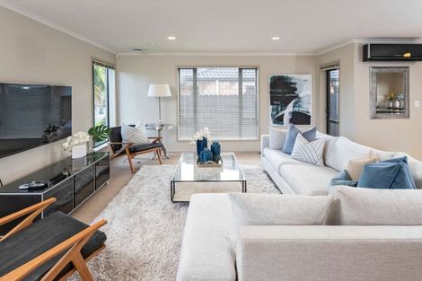 Photo of property in 2 Jack Place, Flat Bush, Auckland, 2019