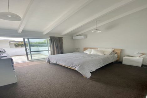 Photo of property in 2/19 Westwell Road, Belmont, Auckland, 0622
